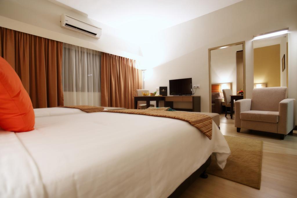 Raia Hotel & Convention Centre Terengganu Куала-Тренгану Экстерьер фото