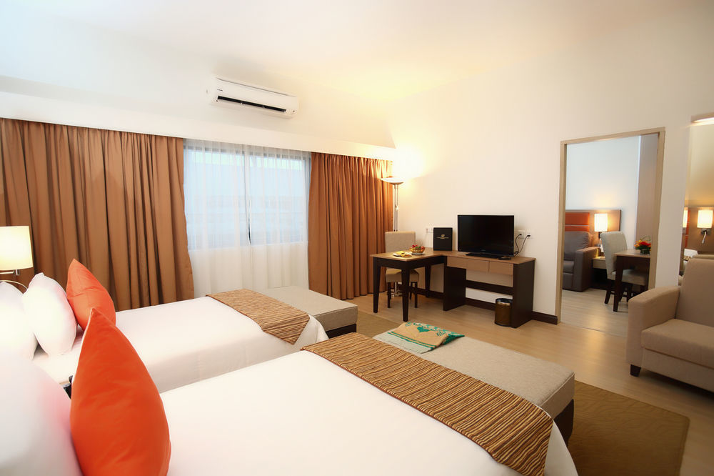 Raia Hotel & Convention Centre Terengganu Куала-Тренгану Экстерьер фото