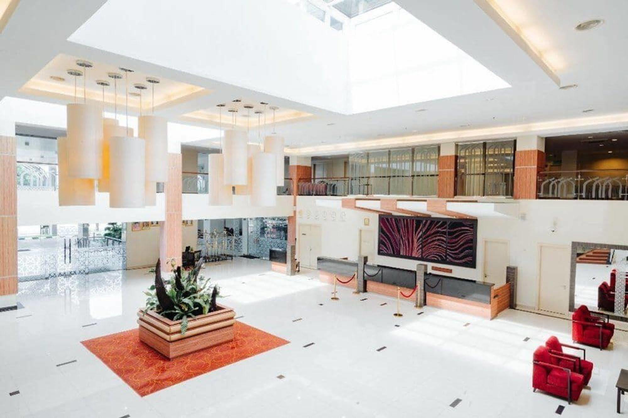 Raia Hotel & Convention Centre Terengganu Куала-Тренгану Экстерьер фото
